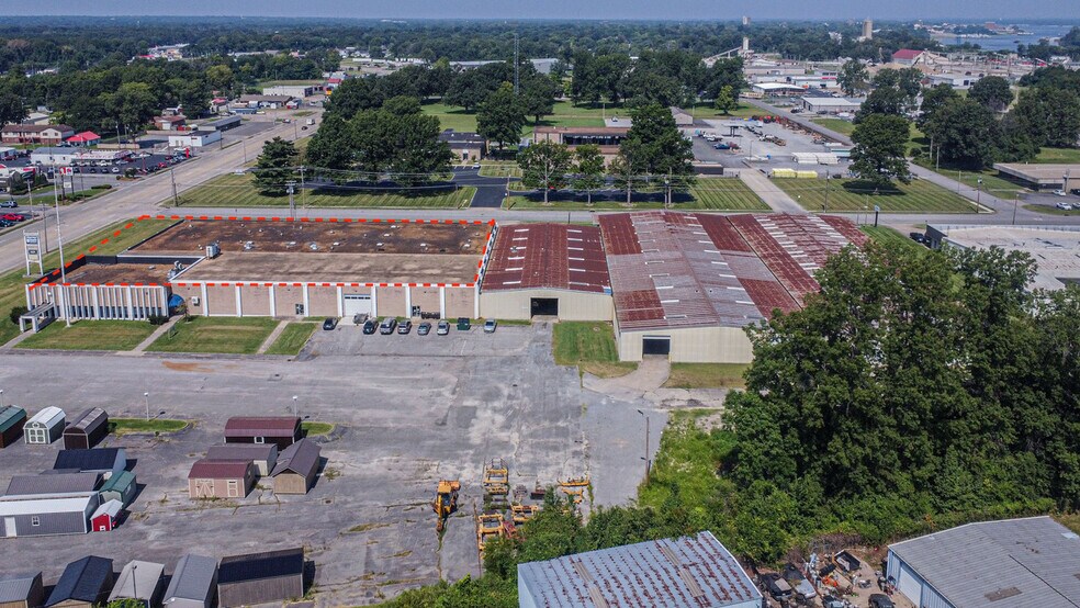 More Photos Of 3000 Irvin Cobb Dr, Paducah Warehouse For Sale