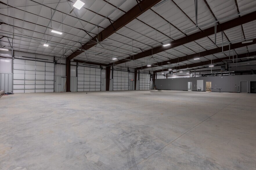 More Photos Of 6709 Universal Ave, Kansas City Warehouse For Sale