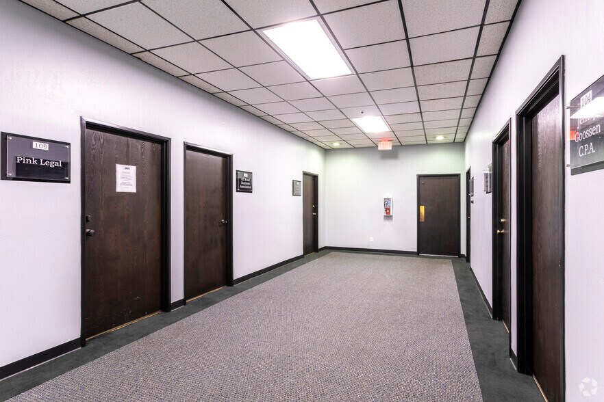 More Photos Of 1701 Westwind Dr, Bakersfield Office For Lease