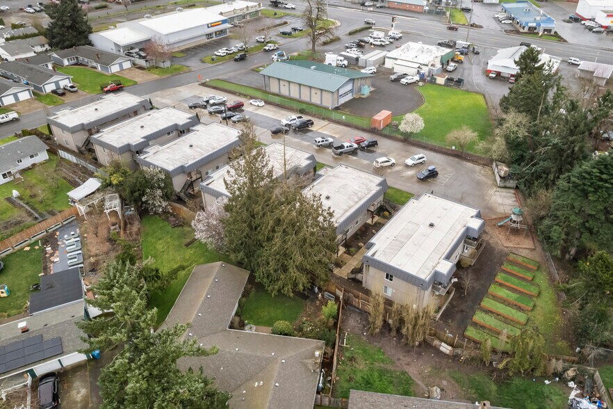 More Photos Of 1570 James St, Woodburn Apartments For Sale