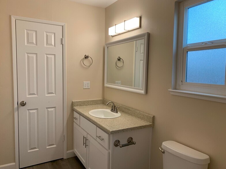More Photos Of 5445 Marconi Ave, Carmichael Apartments For Sale