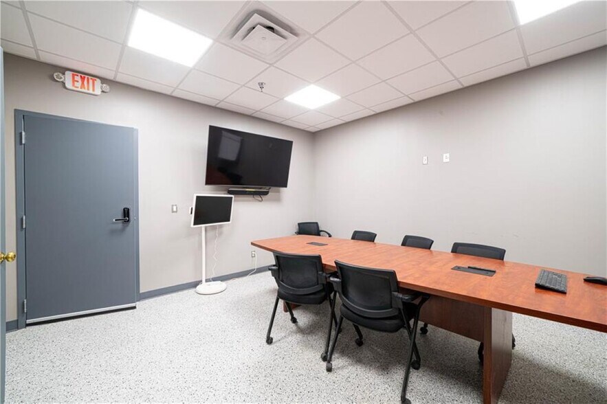 More Photos Of 5326 Lake Ave, Saint Joseph General Retail For Sale