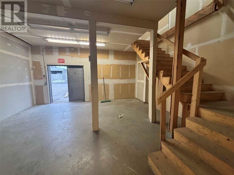 More Photos Of 1715 Dickson Av, Kelowna Light Manufacturing For Lease