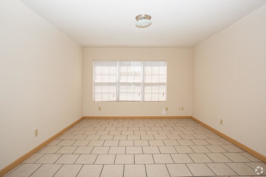 More Photos Of 1024 Day Street Rd, Montgomery Apartments For Sale