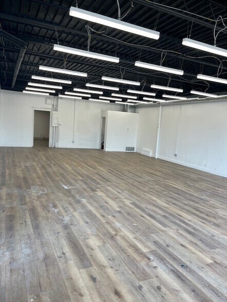 More Photos Of 5050 E 38th St, Indianapolis Unknown For Lease