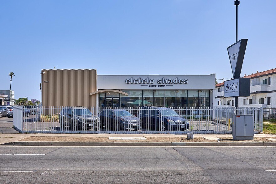 More Photos Of 2220 W Lincoln Ave, Anaheim Freestanding For Sale