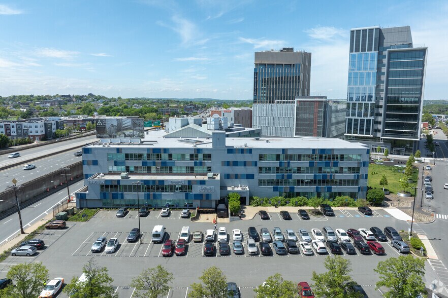 More Photos Of 5 Middlesex Ave, Somerville Medical For Lease