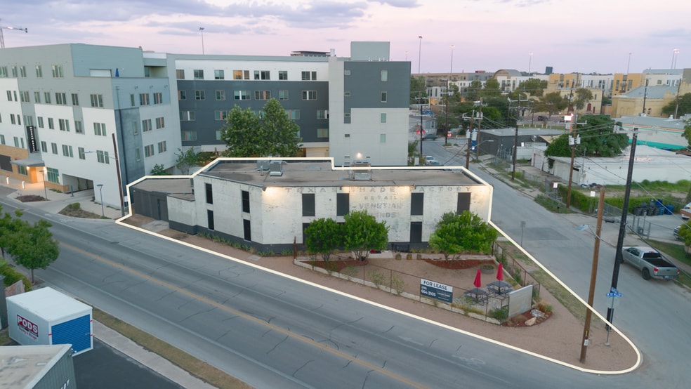 Primary Photo Of 915 Dallas St, San Antonio Flex For Lease