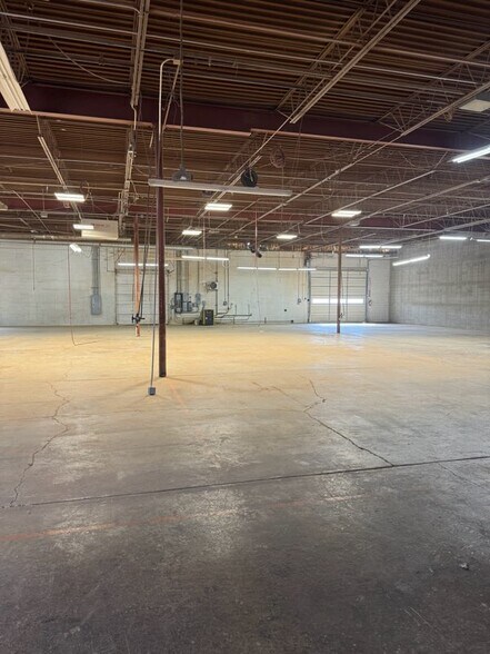 More Photos Of 3620 S 500 W, Salt Lake City Manufacturing For Lease