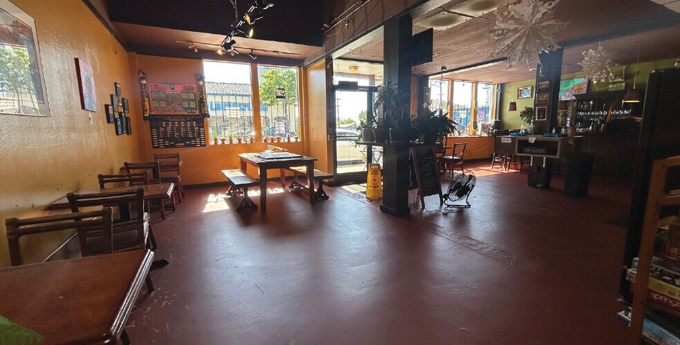 More Photos Of 3724-3726 MacArthur Blvd, Oakland Restaurant For Sale