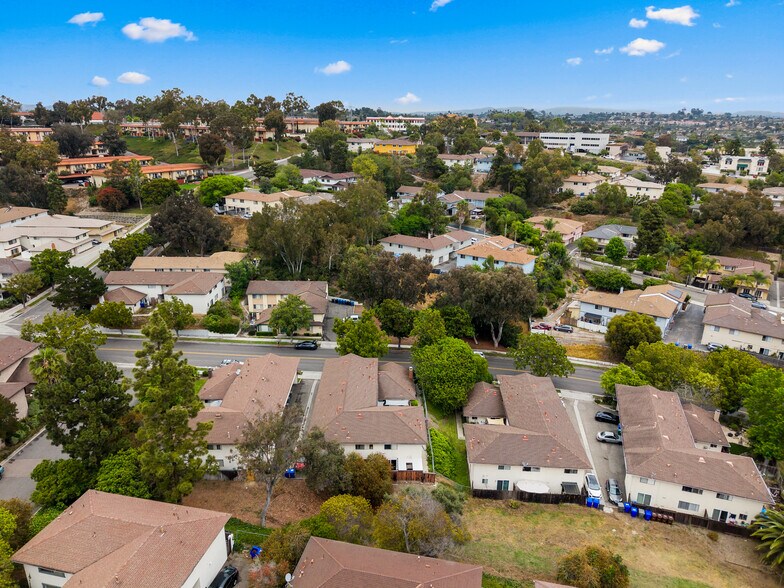 More Photos Of 2139 Via Esmarca, Oceanside Apartments For Sale