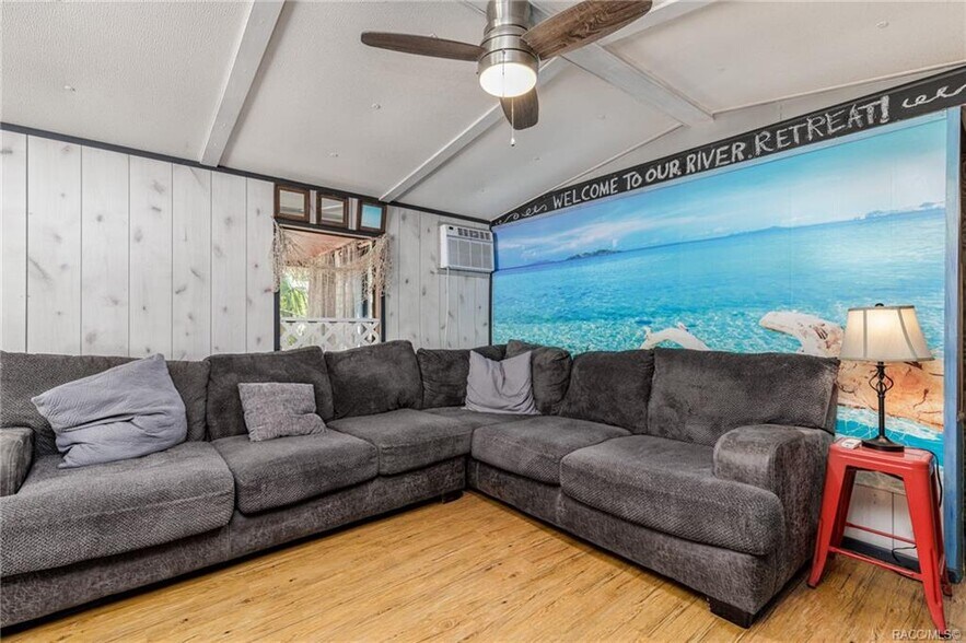 More Photos Of 6617 Riverside Dr, Yankeetown Marina For Sale