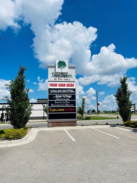 More Photos Of 2307 N Rock Rd, Derby Restaurant For Lease