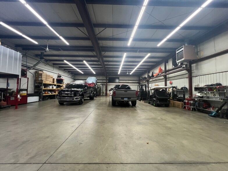 More Photos Of 571 Danbury Rd, New Milford Auto Repair For Sale