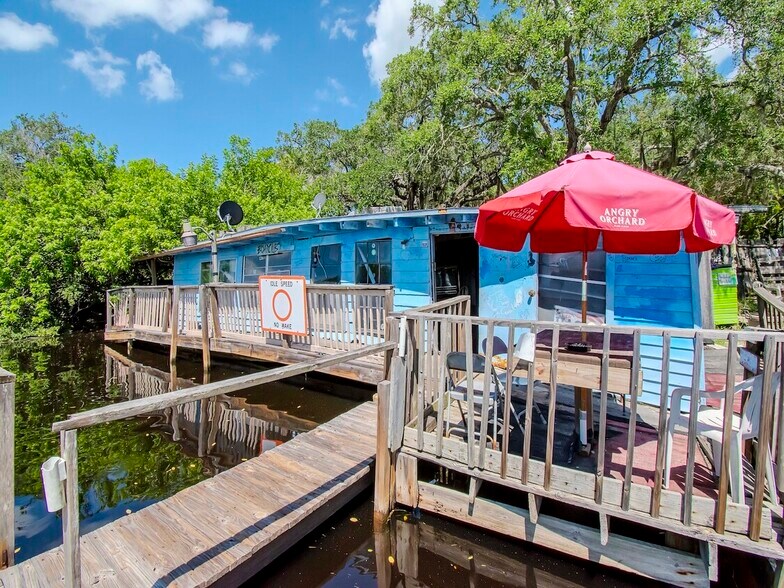 More Photos Of 1761 Beckett Way & US Highway 19, Tarpon Springs Bar For Sale