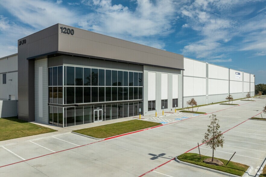 Primary Photo Of 1200 Pinto Rd, Wilmer Distribution For Lease