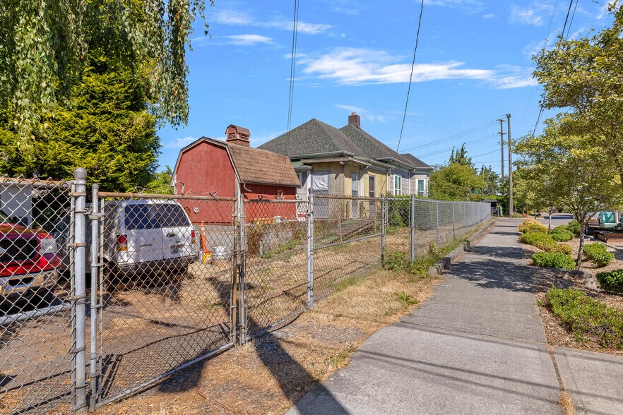 More Photos Of 1445 S Cloverdale St, Seattle Land For Sale