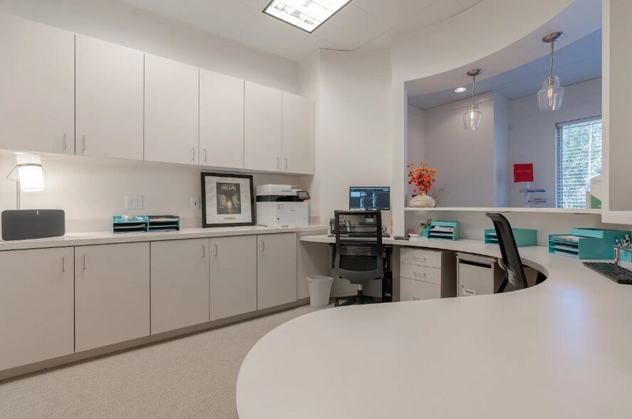 More Photos Of 931 Lower Fayetteville Rd, Newnan Medical For Lease
