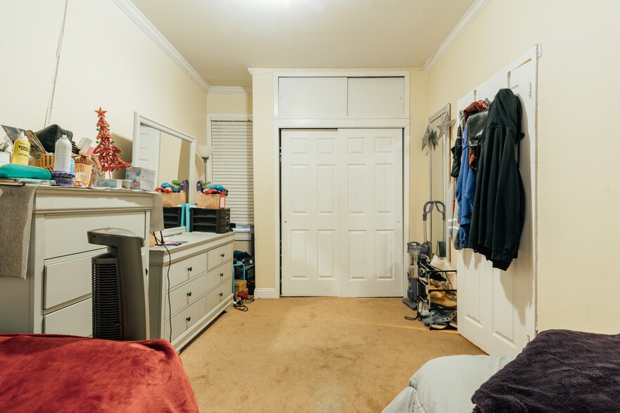 More Photos Of 804 Broadway, Bayonne Storefront Retail Residential For Lease