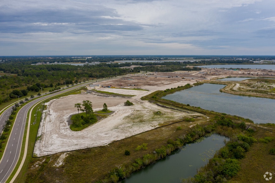 More Photos Of 1561 Lakefront Dr, Lakewood Ranch Unknown For Lease