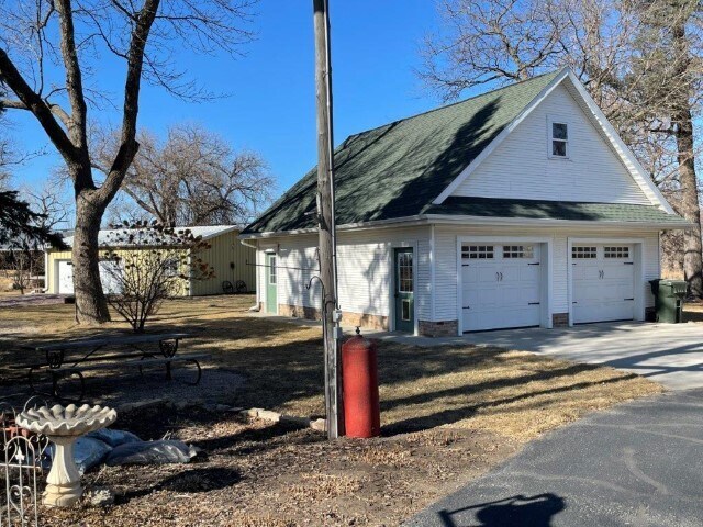 More Photos Of 14152 Highway K64, Whiting Specialty For Sale