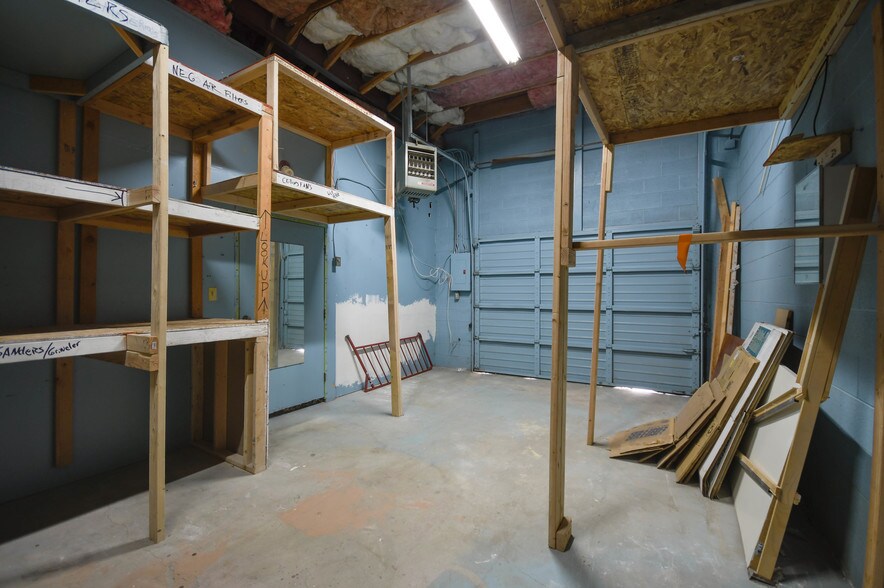 More Photos Of 711-729 Billings St, Aurora Flex For Lease