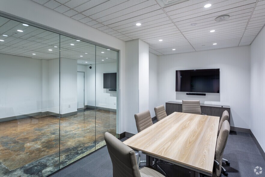 More Photos Of 1309 Main St, Dallas Multifamily For Sale