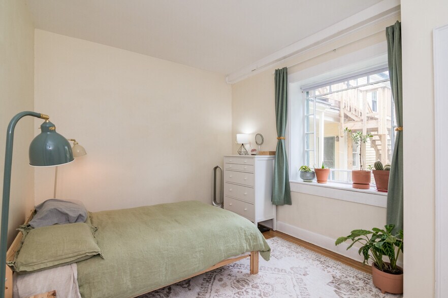 More Photos Of 81 Bridge St, Northampton Multifamily For Sale