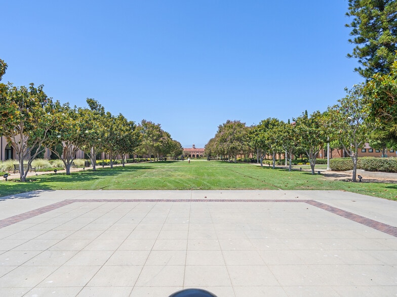 More Photos Of 2508 Historic Decatur Rd, San Diego Office For Lease