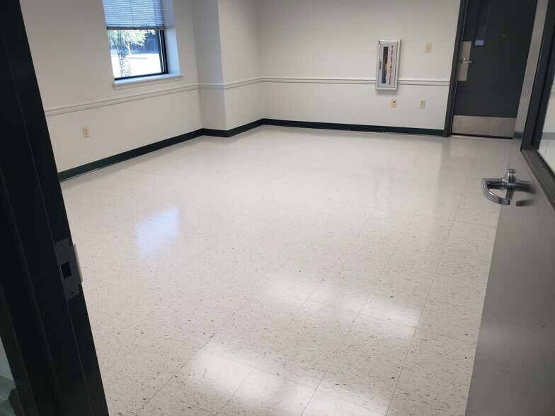 More Photos Of 4674 Westgate Pky, Dothan Distribution For Lease