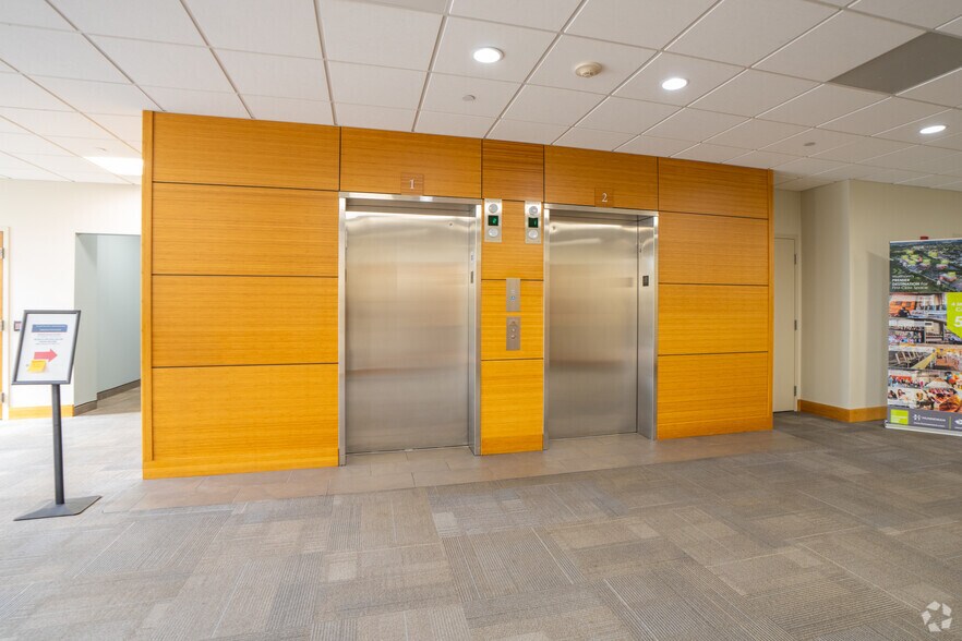 More Photos Of 309 Waverley Oaks Rd, Waltham Office For Lease