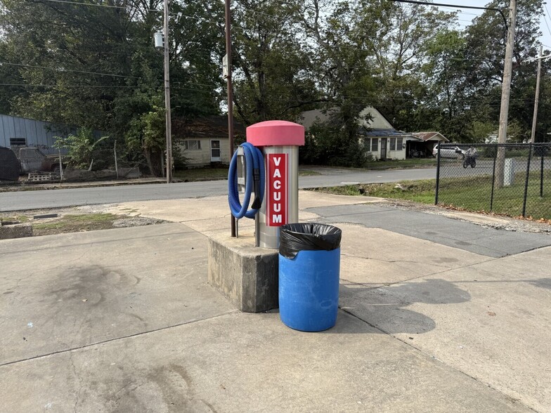 More Photos Of 201 Buerkle st, Stuttgart Carwash For Sale