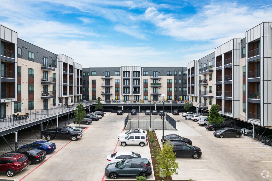 More Photos Of 2832 E Martin Luther King Jr Blvd, Austin Apartments For Lease