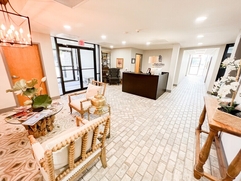 More Photos Of 3001 Big Spring St, Midland Office For Sale