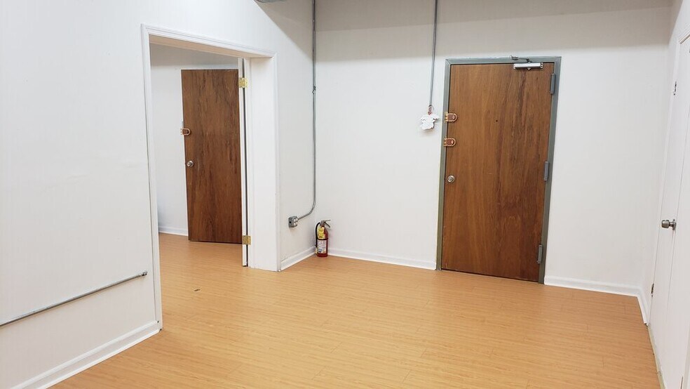 More Photos Of 12 W 32nd St, New York Loft Creative Space For Lease