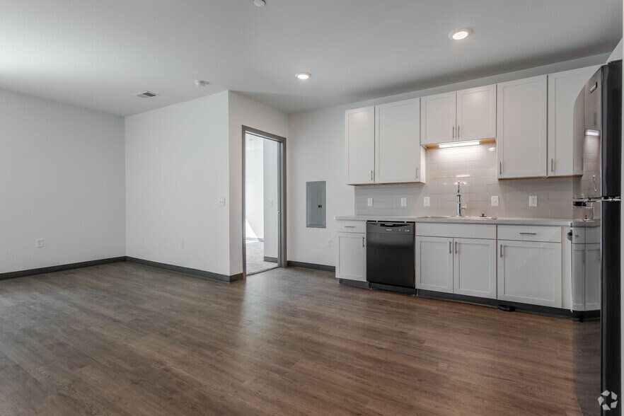 More Photos Of 366 E Broad St, Columbus Apartments For Lease