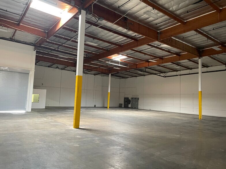 More Photos Of 1210 Kona Dr, Compton Warehouse For Lease