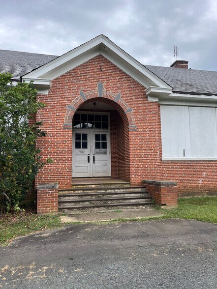 Primary Photo Of 29406 James Madison Hwy, Arvonia Schools For Sale
