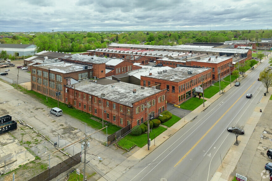 More Photos Of 961-1029 Lyell Ave, Rochester Showroom For Lease