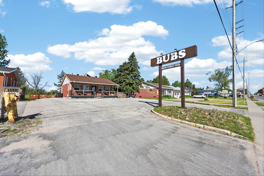 Primary Photo Of 56 Yonge St S, Springwater Fast Food For Sale