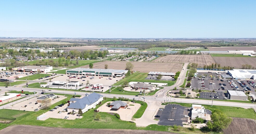 More Photos Of 1661 E Jackson St, Macomb General Retail For Lease