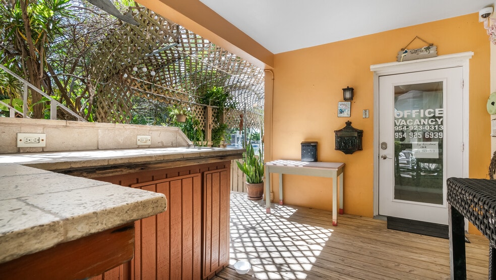 More Photos Of 3405 N Ocean Dr, Hollywood Hotel For Sale