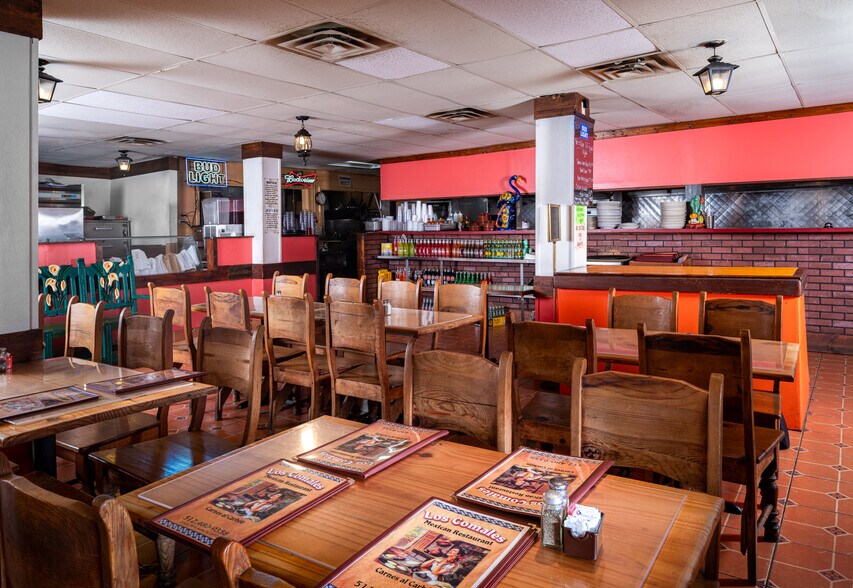 More Photos Of 2134 E 7th St, Austin Restaurant For Sale