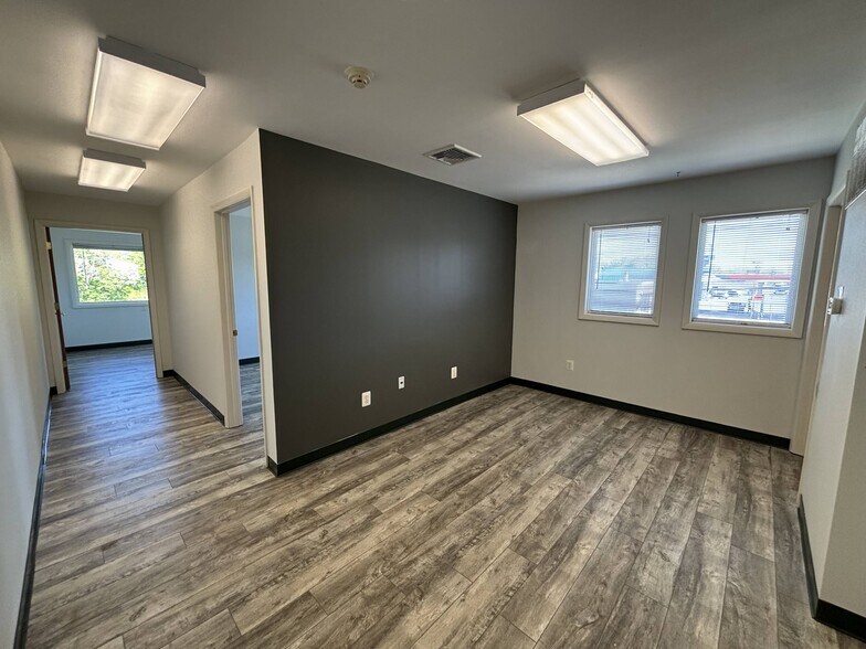 More Photos Of 901 Mantua Pike, Woodbury Office For Lease