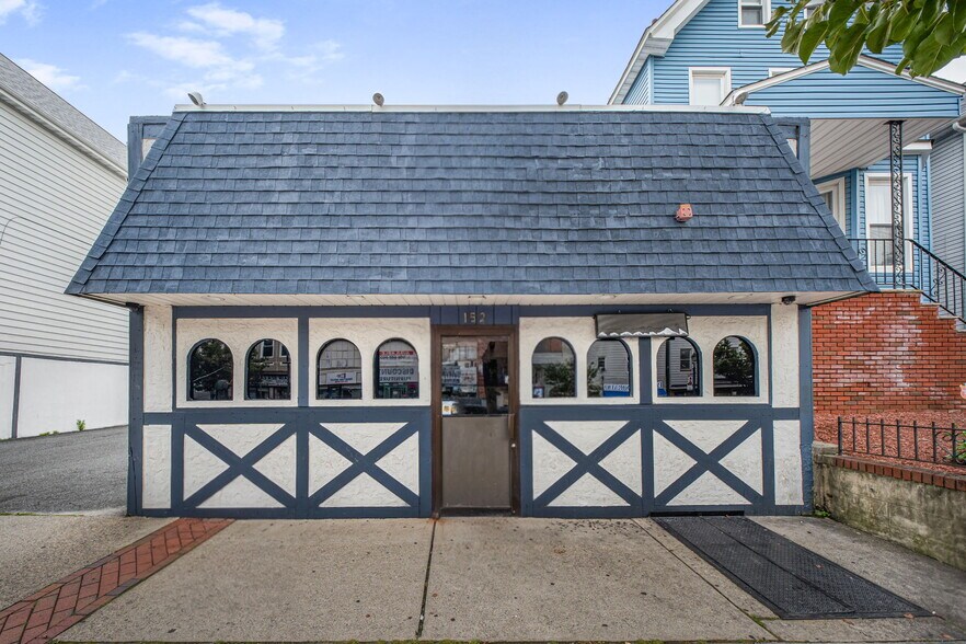 More Photos Of 152 Kearny Ave, Kearny Restaurant For Sale