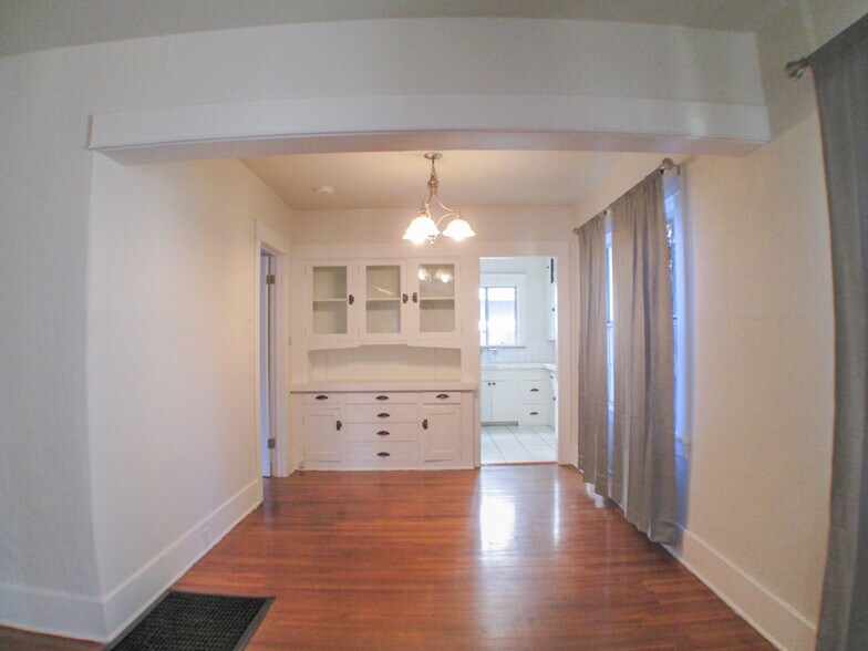 More Photos Of 440 N Zona Ct, Long Beach Multifamily For Sale