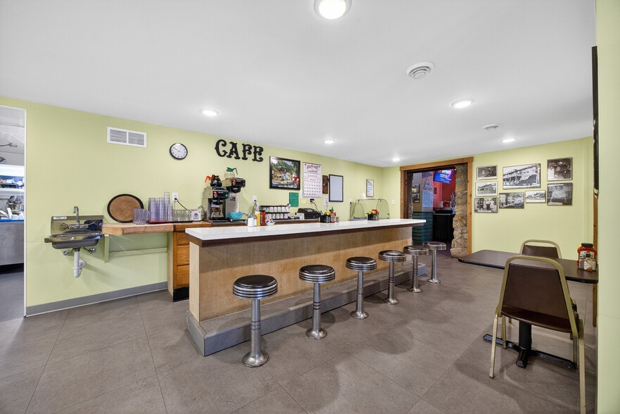 More Photos Of 201 N Main St, Alma Hotel For Sale