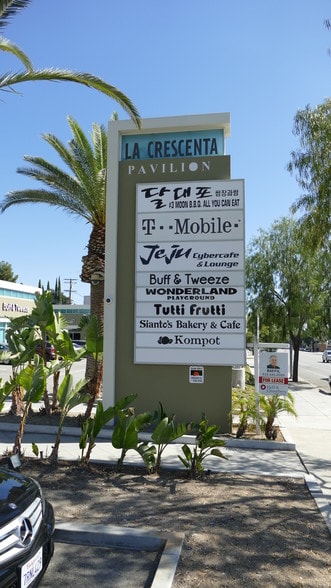 More Photos Of 3719-3731 Foothill Blvd, Glendale Restaurant For Lease