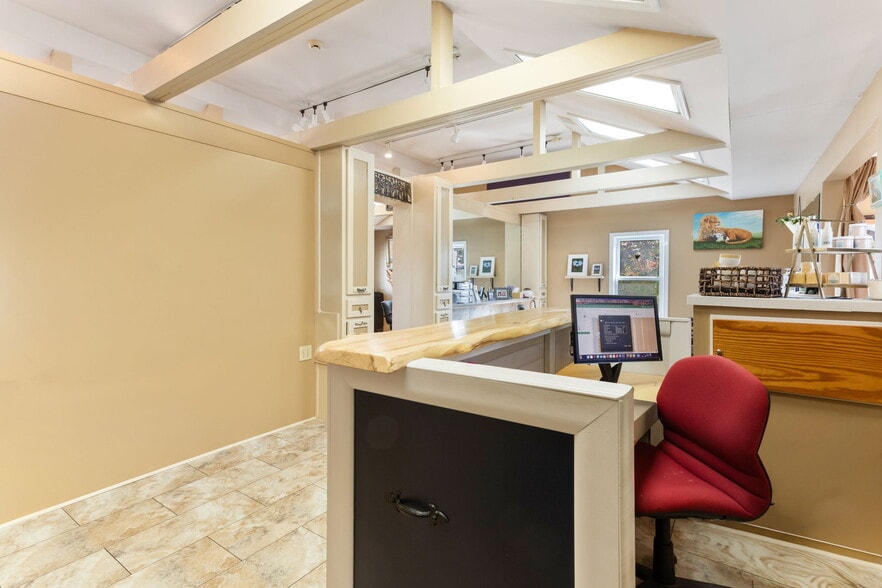 More Photos Of 1911 Margaret St, Winston-Salem General Retail For Sale