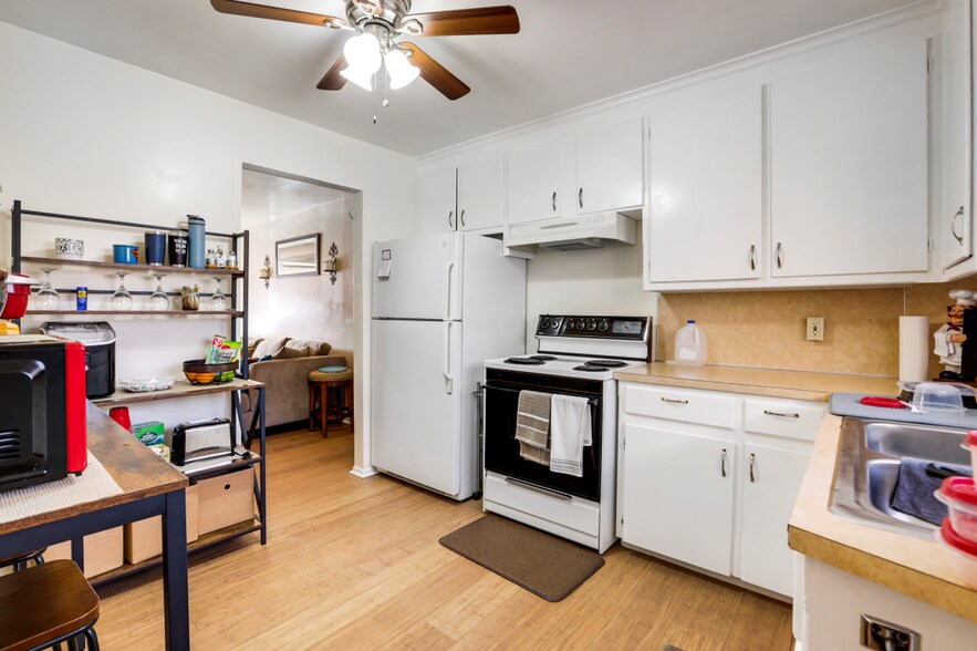 More Photos Of 1115 Carr St, Lakewood Apartments For Sale
